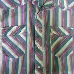 Vintage Wrangler Pearl-Snap Button-Down Shirt